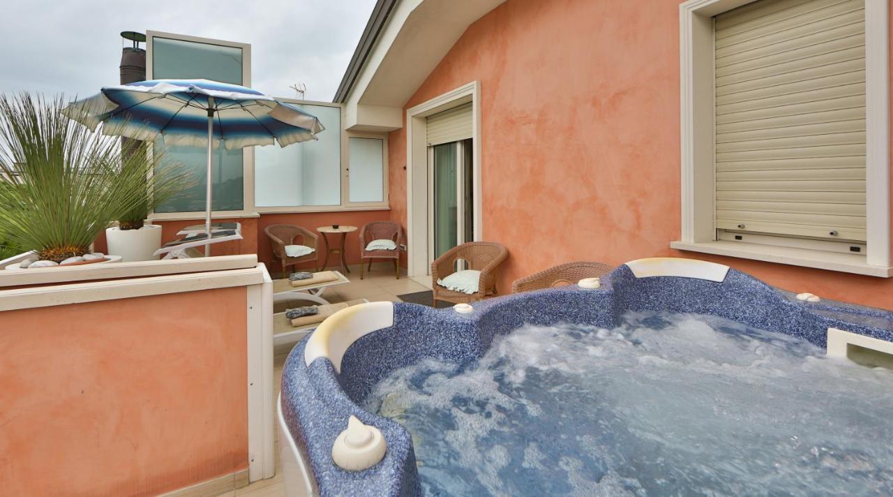 Hotel Globus, Sure Collection By Western 4*